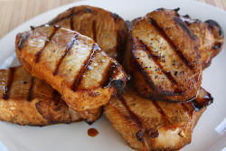 http://blogchef.net/wp-content/uploads/2010/08/grilled_pork_chops_1.jpg